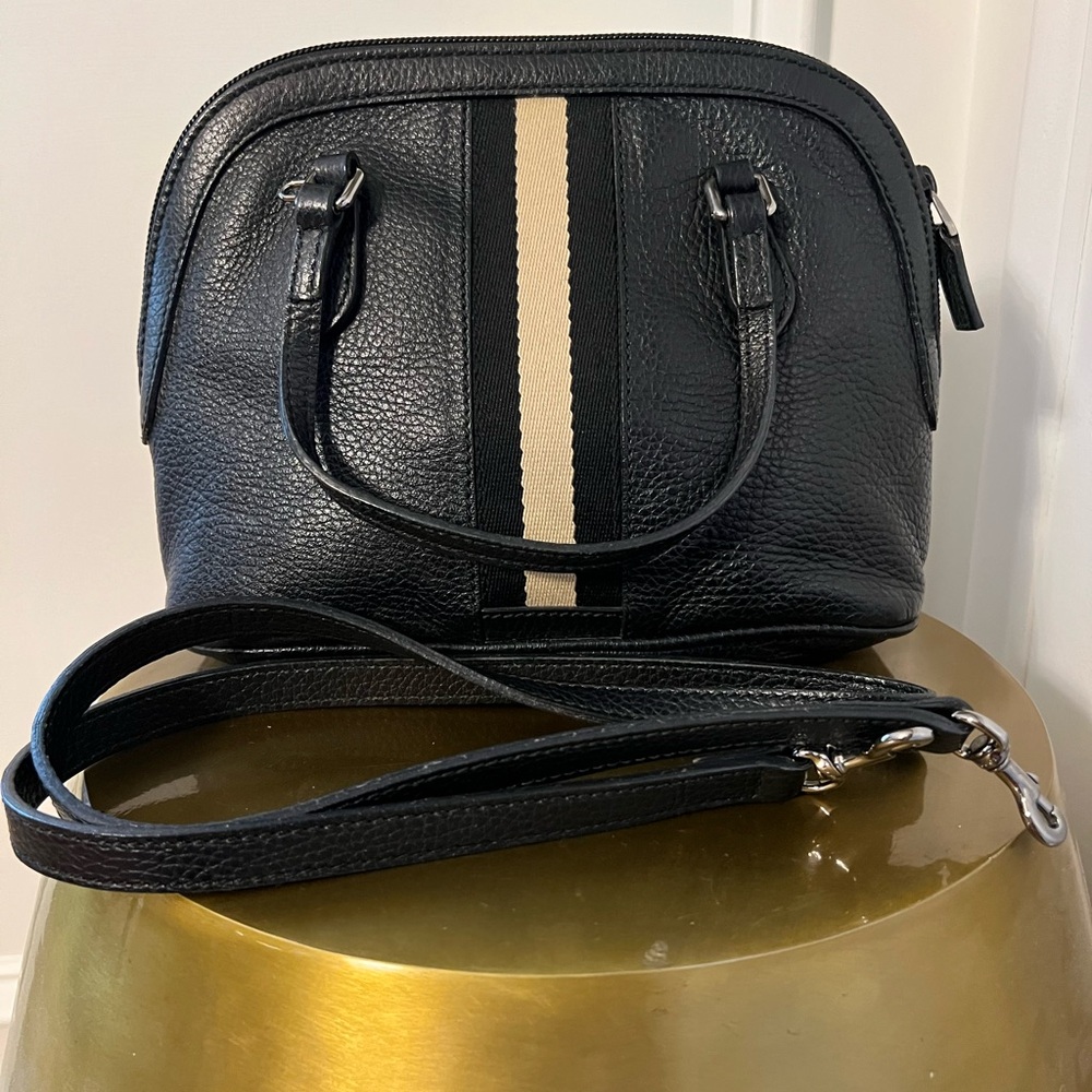 Gucci Black Leather Crossbody Bag with Beige Stripe